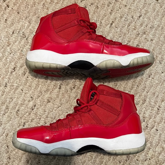Air Jordan 11 Retro — Red - Picture 2 of 4